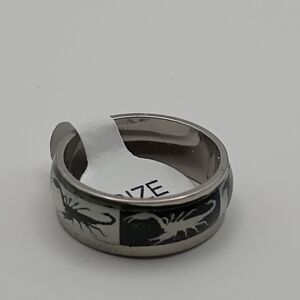 Men's Scorpion Motif Ring Black Silver Stainless Steel Band Jewelry US Size 8 🦂